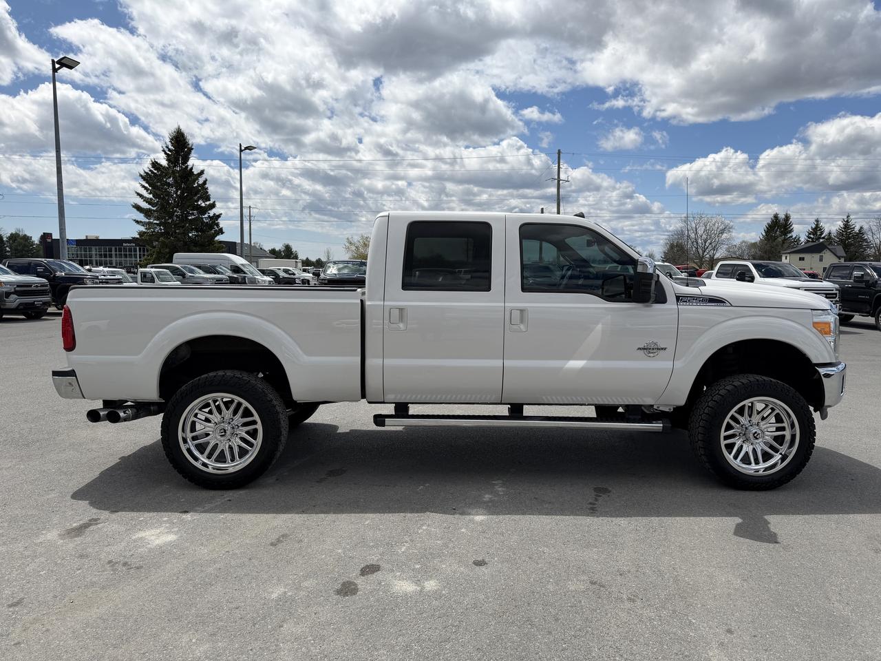 2016 Ford F-250 4WD Crew Cab 156  Lariat Photo