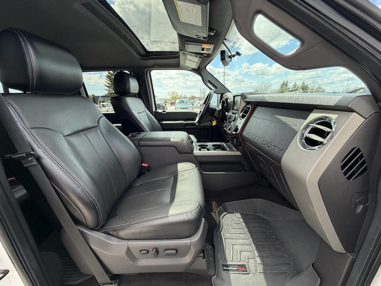 2016 Ford F-250 4WD Crew Cab 156  Lariat Photo