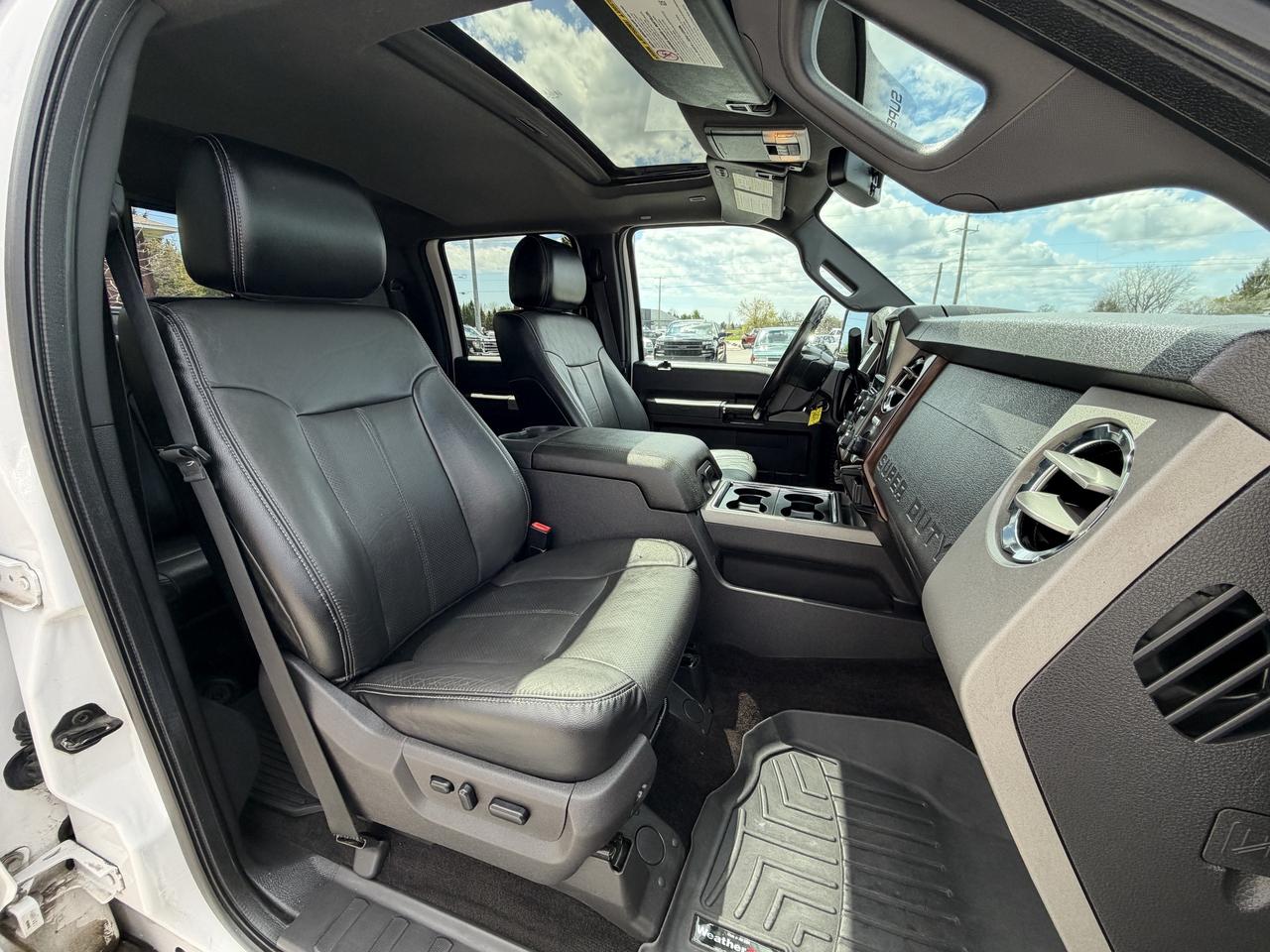 2016 Ford F-250 4WD Crew Cab 156  Lariat Photo