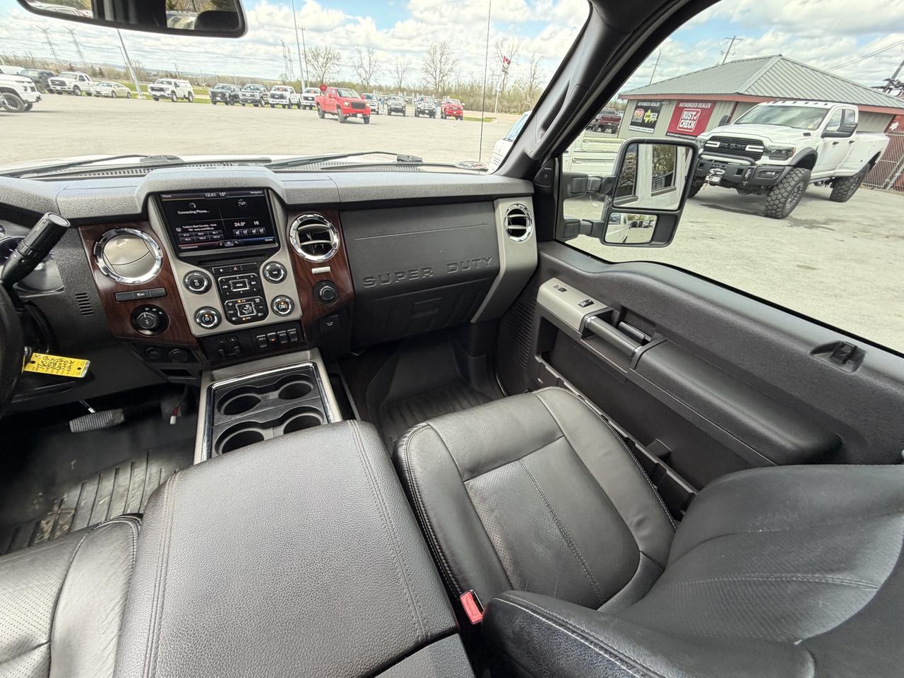2016 Ford F-250 4WD Crew Cab 156  Lariat Photo