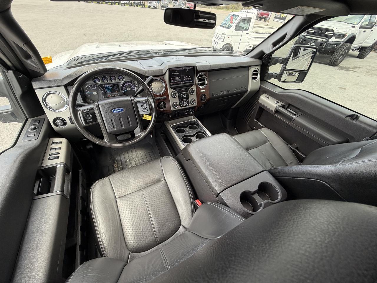 2016 Ford F-250 4WD Crew Cab 156  Lariat Photo