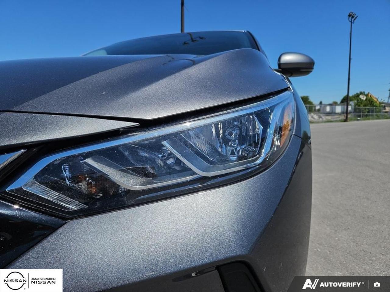 2023 Nissan Sentra SV CVT Photo
