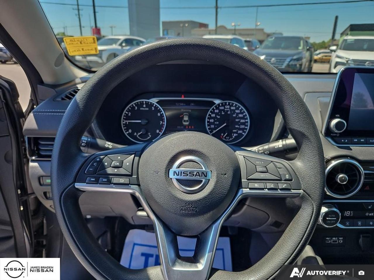 2023 Nissan Sentra SV CVT Photo