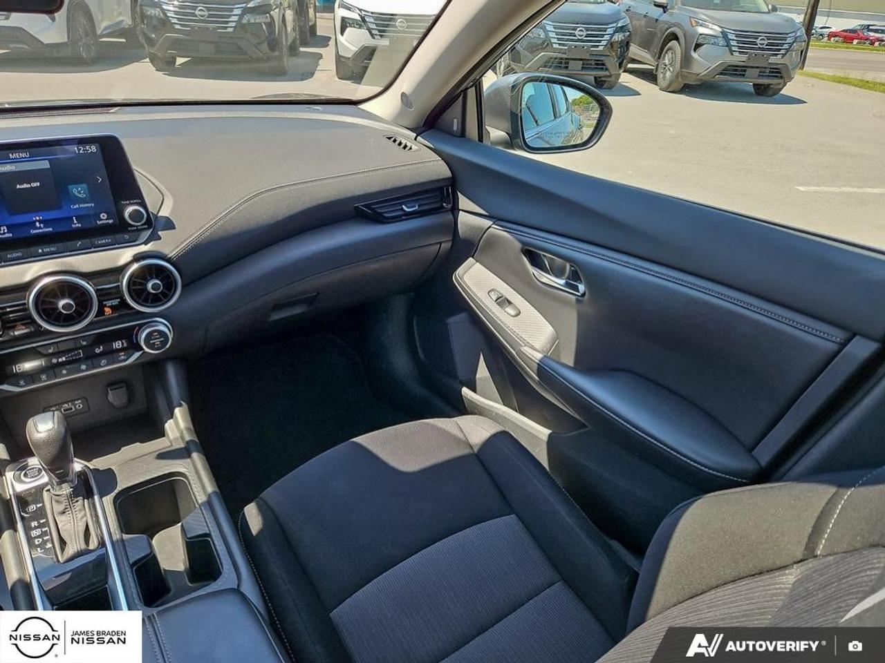 2023 Nissan Sentra SV CVT Photo