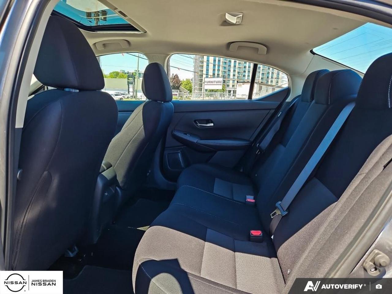 2023 Nissan Sentra SV CVT Photo