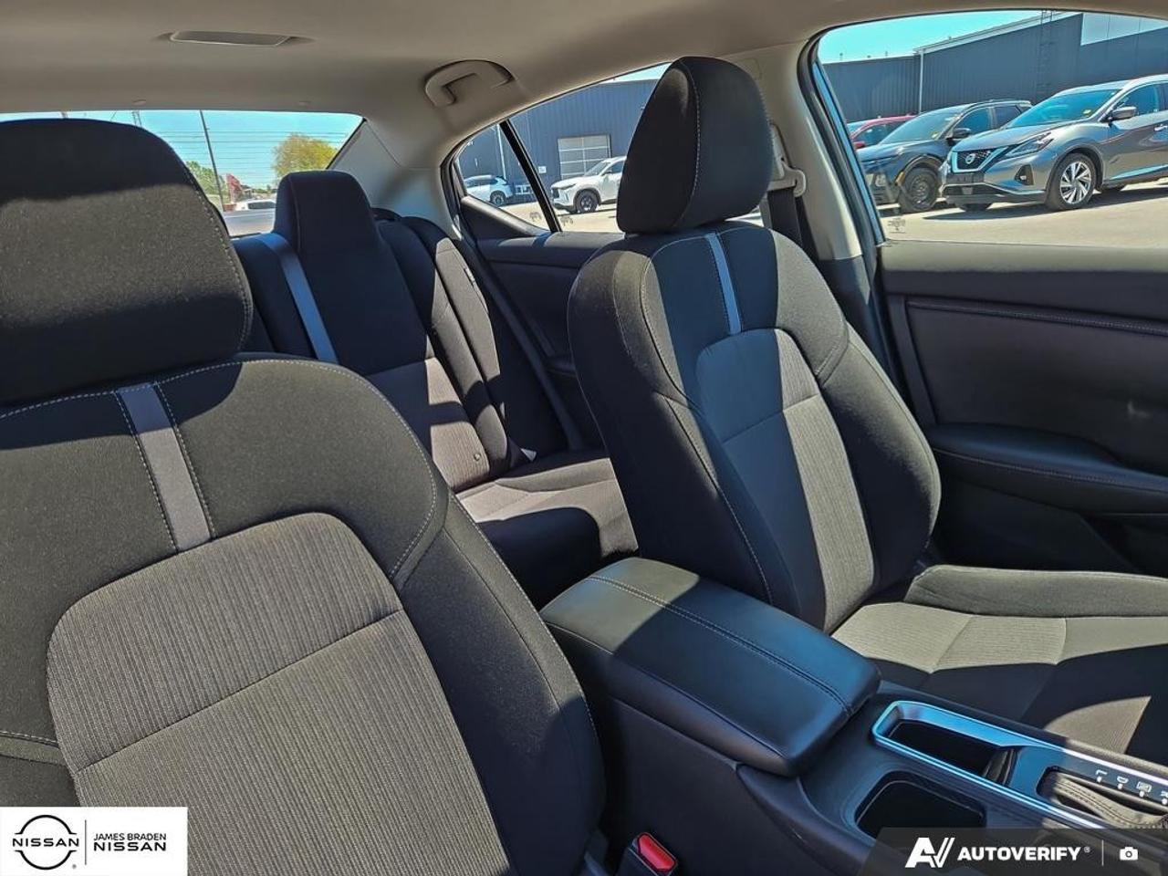 2023 Nissan Sentra SV CVT Photo