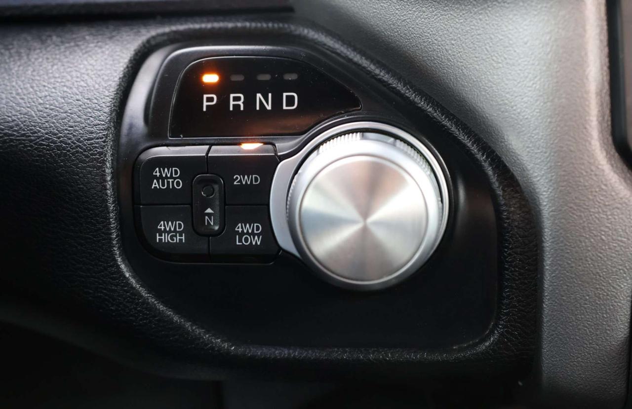 2019 RAM 1500 SPORT-5.7L HEMI-4WD-CREWCAB/R STARTER/BCAM/P SENSORS/LEATHER/P SEAT/H SEATS&STEERING/KEYLESS/CARPLAY Photo