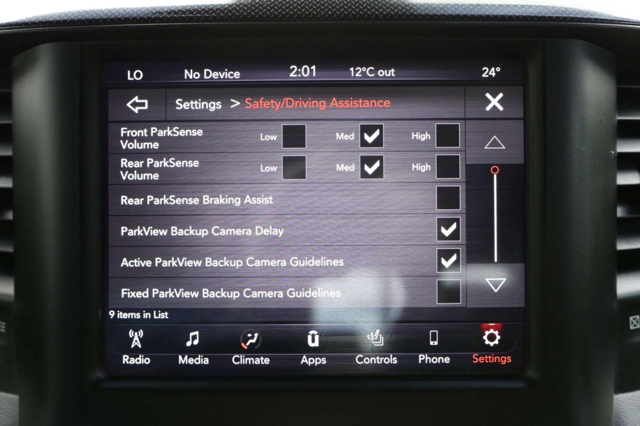 2019 RAM 1500 SPORT-5.7L HEMI-4WD-CREWCAB/R STARTER/BCAM/P SENSORS/LEATHER/P SEAT/H SEATS&STEERING/KEYLESS/CARPLAY Photo