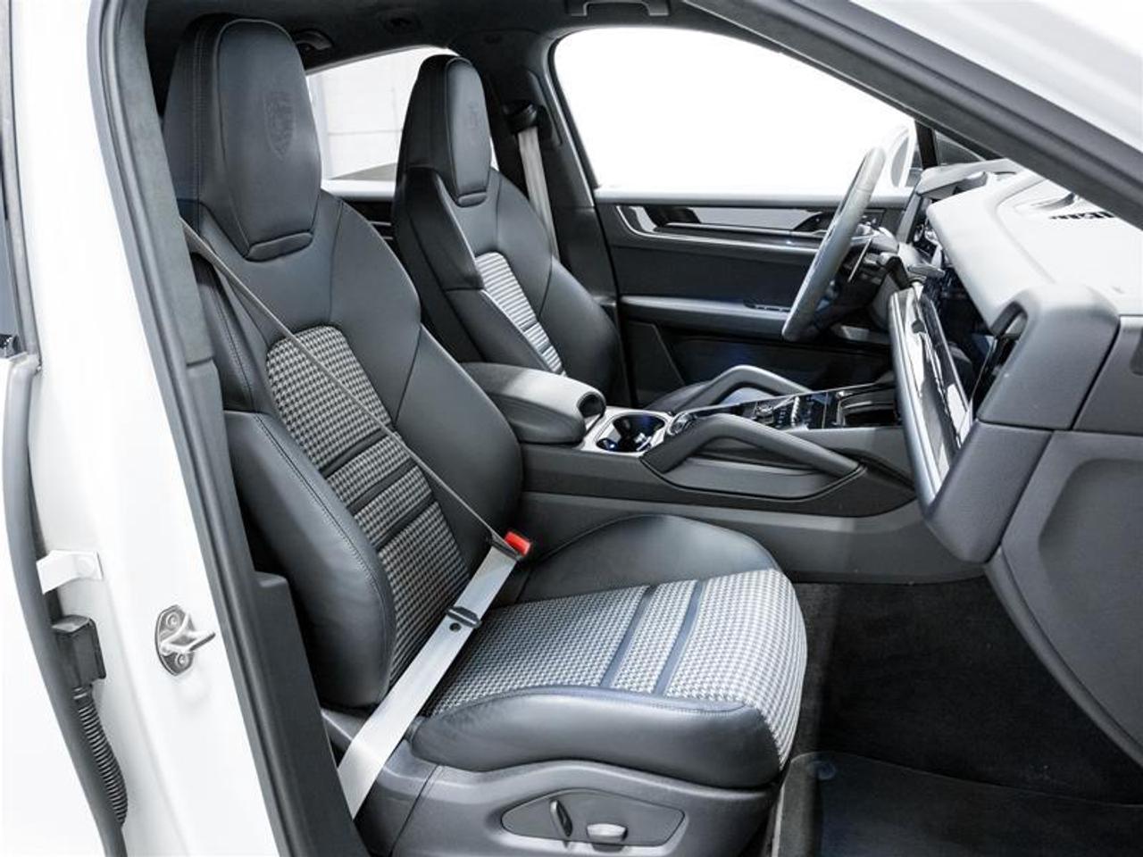 2024 Porsche Cayenne Coupe S 4dr All-Wheel Drive Photo