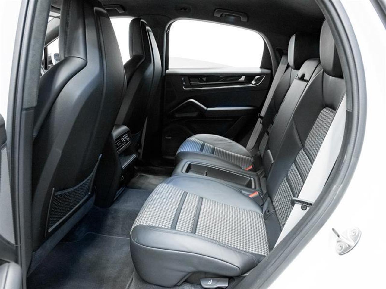 2024 Porsche Cayenne Coupe S 4dr All-Wheel Drive Photo