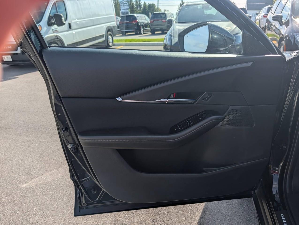 2024 Mazda CX-30 GS Mazda Warranty / No accidents Photo
