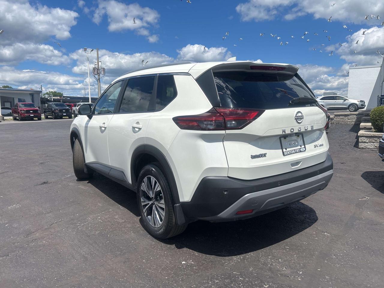 2023 Nissan Rogue SV MIDNIGHT EDITION 2.0L PANO ROOF HEATED SEAT/WHL Photo
