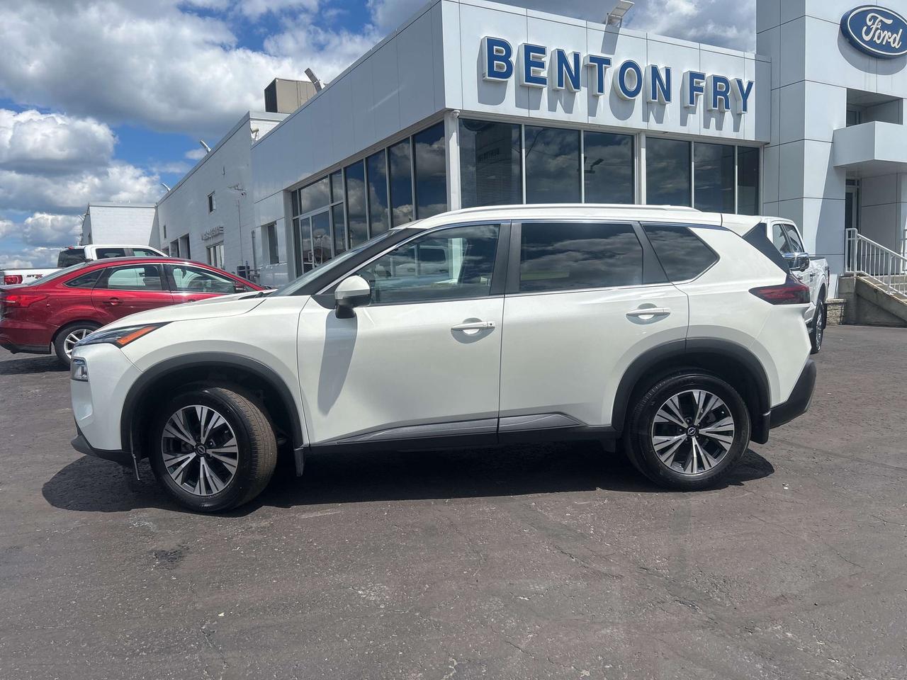 2023 Nissan Rogue SV MIDNIGHT EDITION 2.0L PANO ROOF HEATED SEAT/WHL Photo