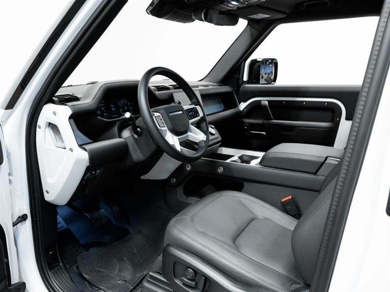 2025 Land Rover Defender P400 X-Dynamic SE 2dr All-Wheel Drive 90 Photo