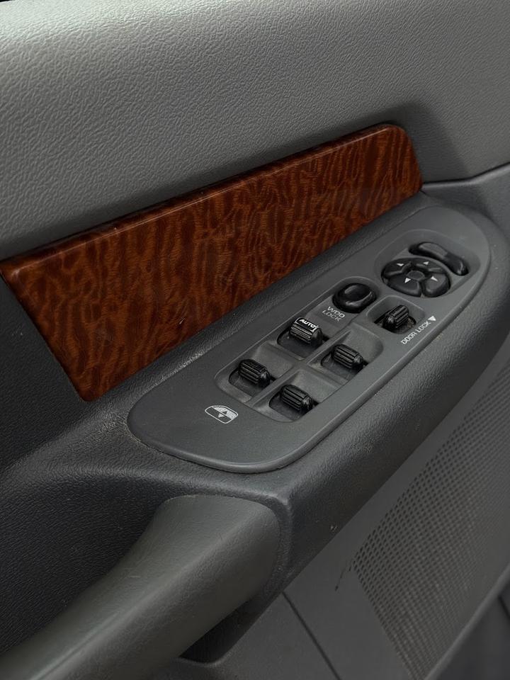 2007 Dodge Ram 2500 Laramie Photo