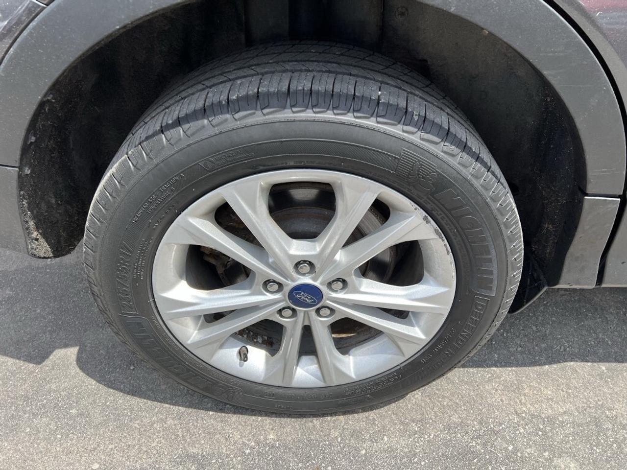 2017 Ford Escape SE 4dr Front-wheel Drive Automatic Photo