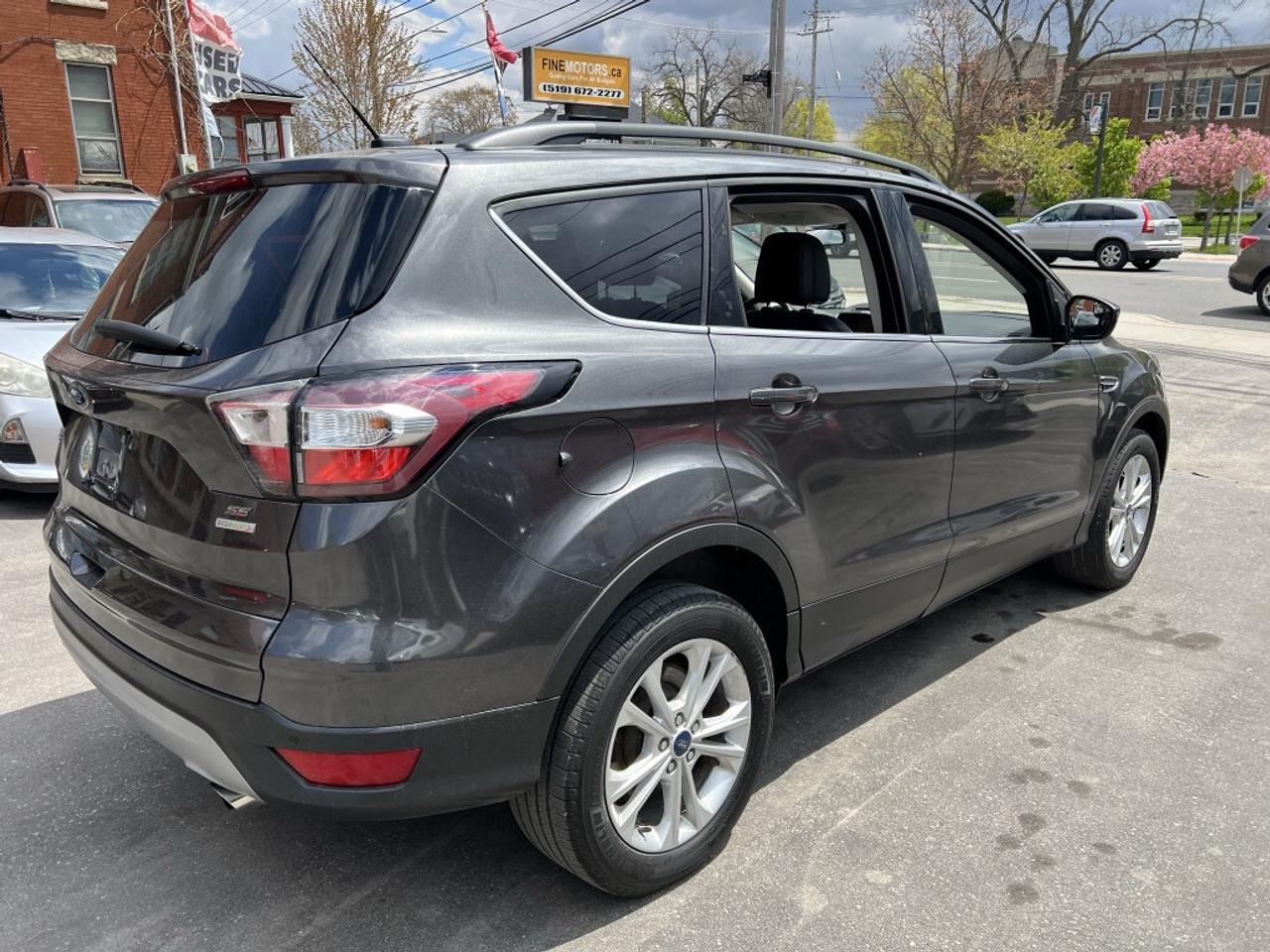 2017 Ford Escape SE 4dr Front-wheel Drive Automatic Photo