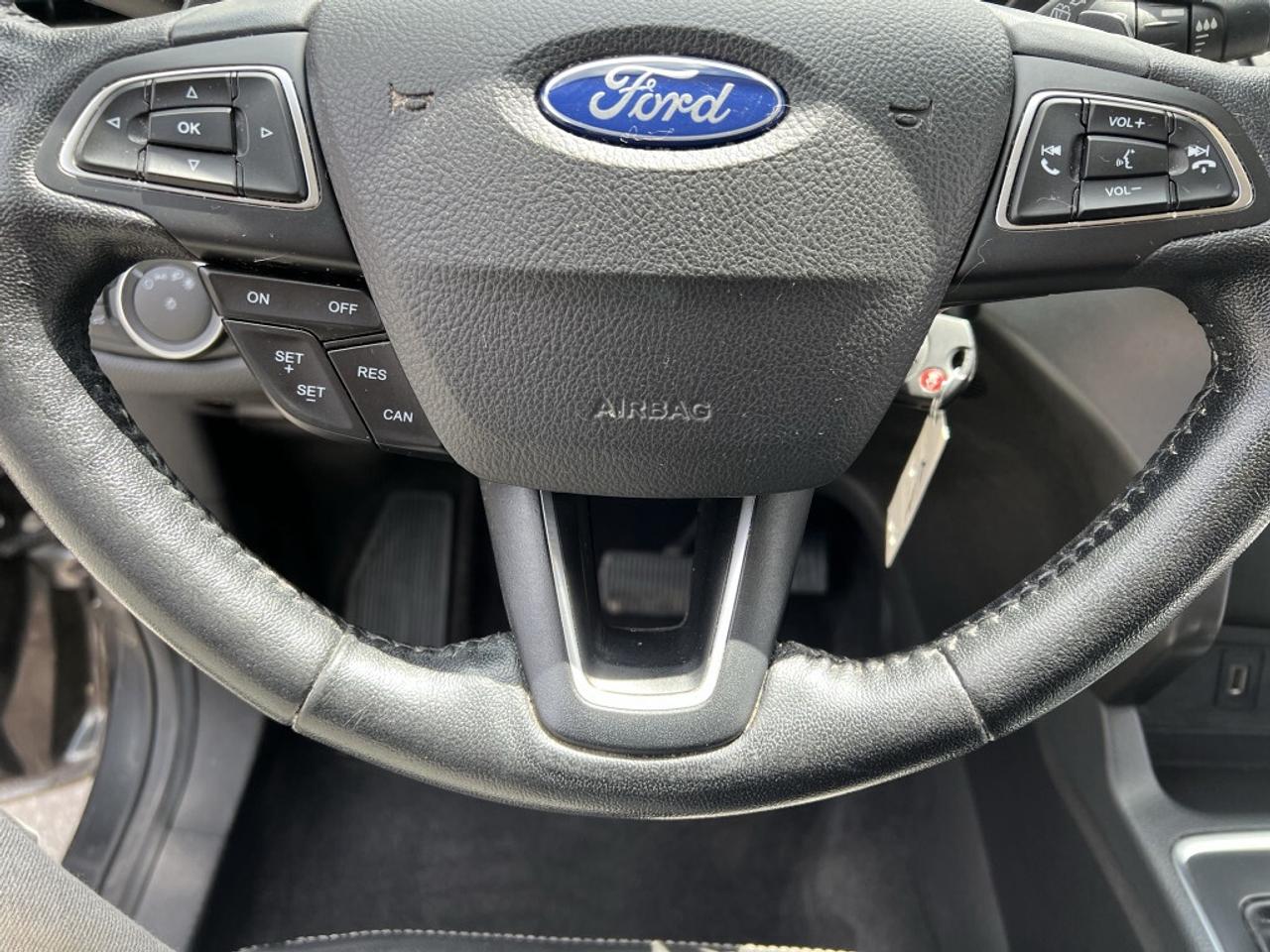 2017 Ford Escape SE 4dr Front-wheel Drive Automatic Photo