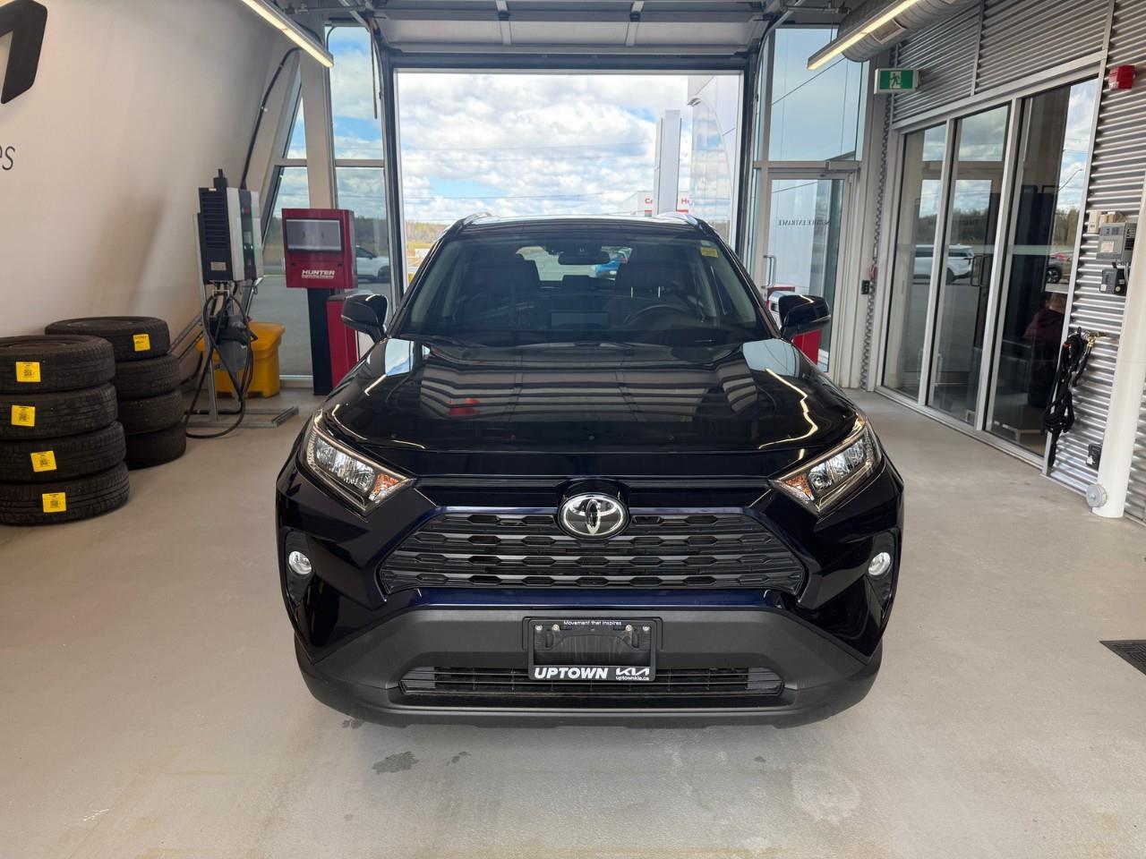 2020 Toyota RAV4 XLE 4dr Front-wheel Drive Photo