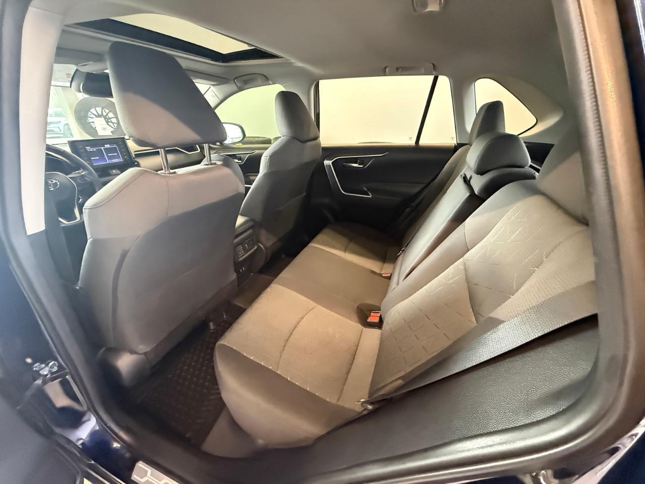 2020 Toyota RAV4 XLE 4dr Front-wheel Drive Photo