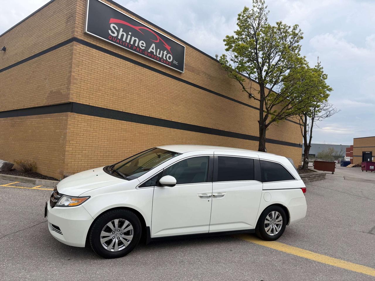 2014 Honda Odyssey EX DVD WINTER TIRES ON RIMS CERTIFIED 169,000KM Photo
