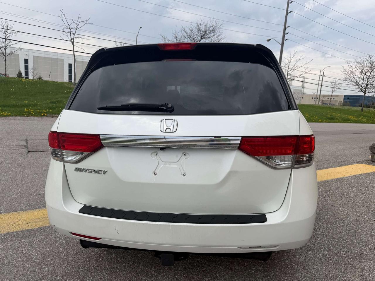 2014 Honda Odyssey EX DVD WINTER TIRES ON RIMS CERTIFIED 169,000KM Photo