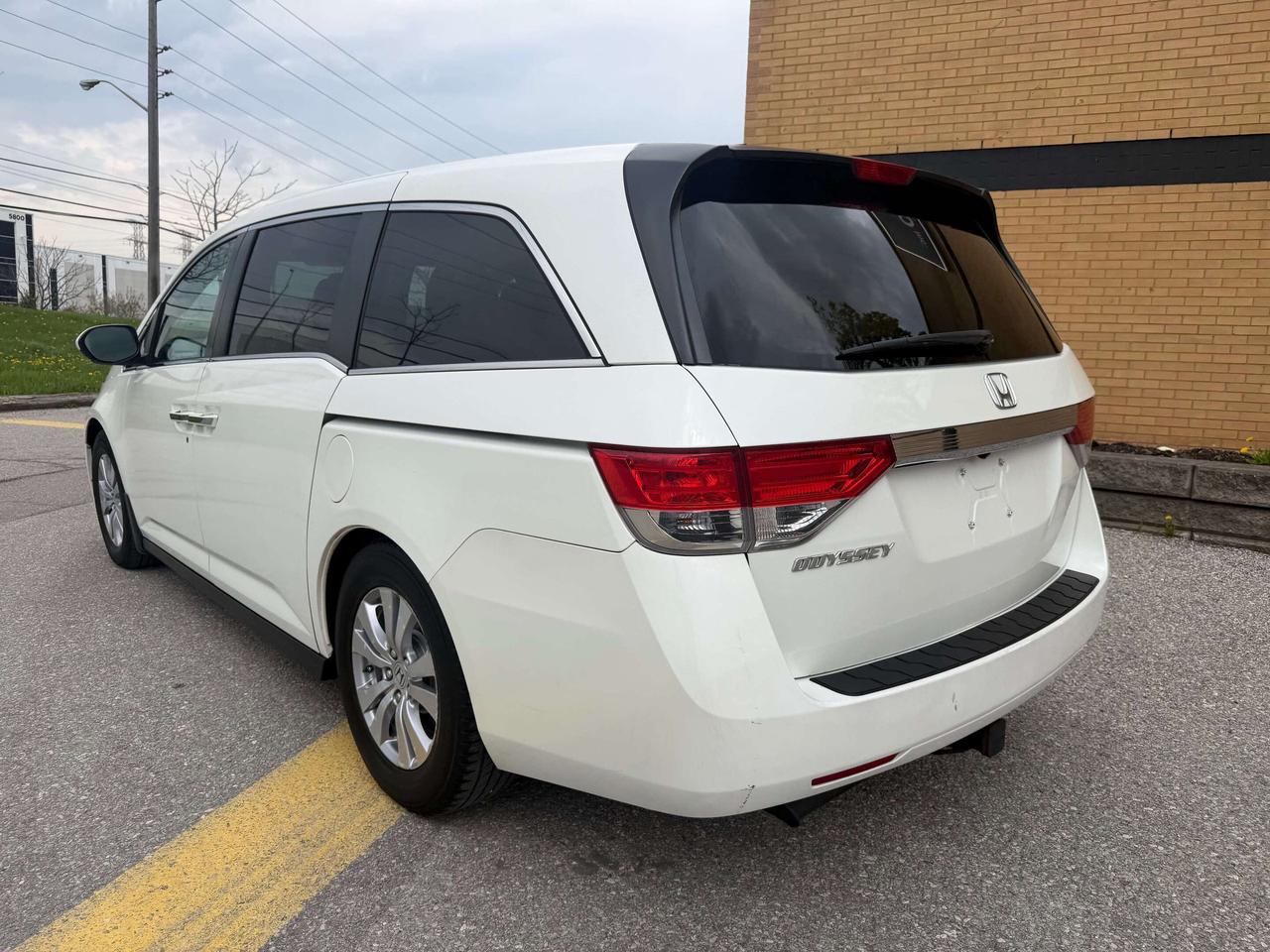 2014 Honda Odyssey EX DVD WINTER TIRES ON RIMS CERTIFIED 169,000KM Photo3