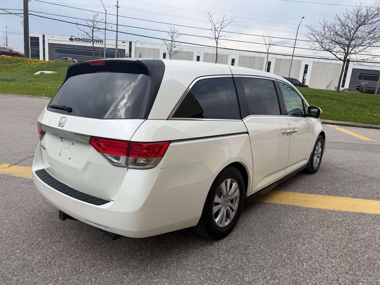 2014 Honda Odyssey EX DVD WINTER TIRES ON RIMS CERTIFIED 169,000KM Photo