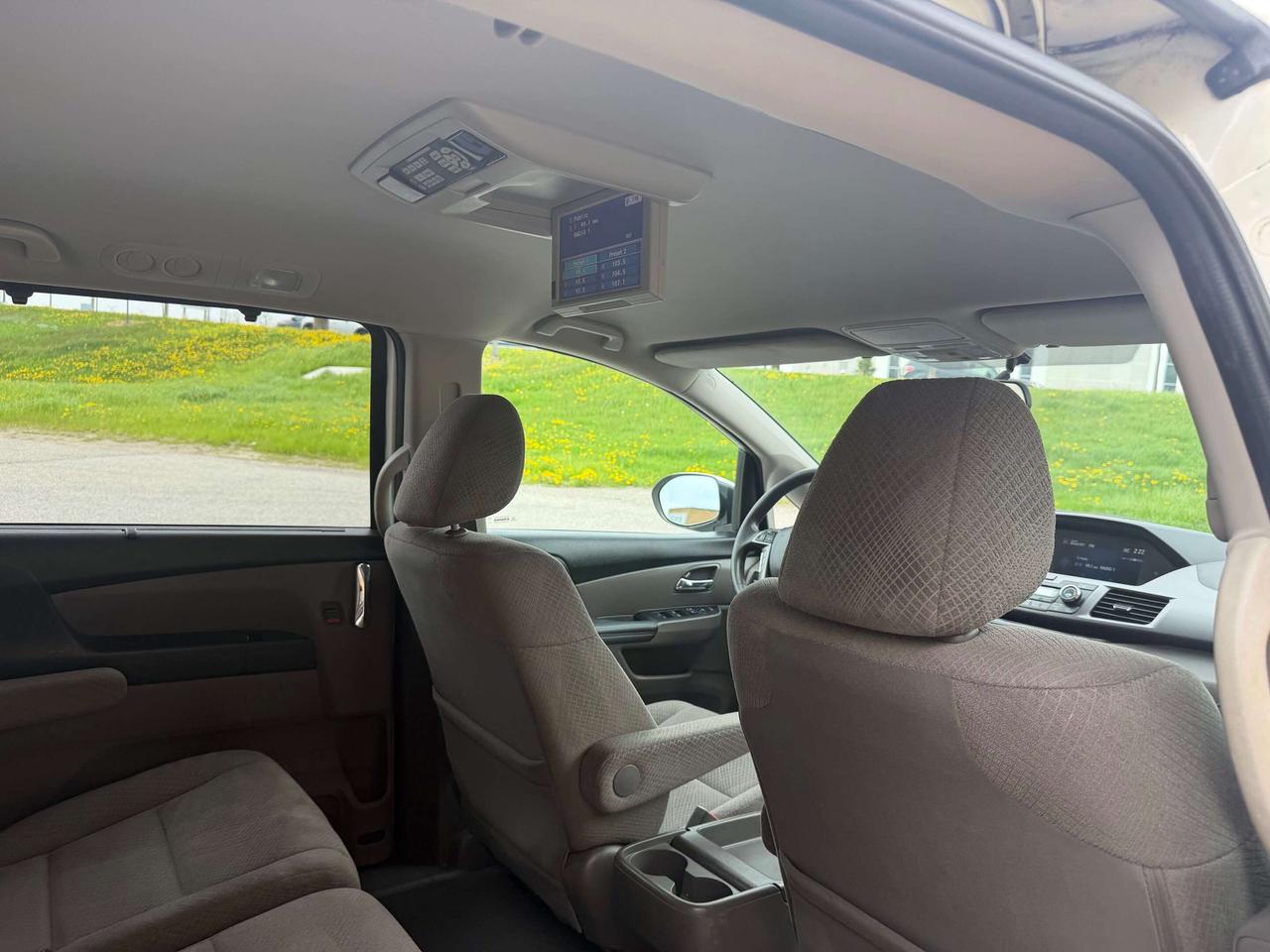 2014 Honda Odyssey EX DVD WINTER TIRES ON RIMS CERTIFIED 169,000KM Photo