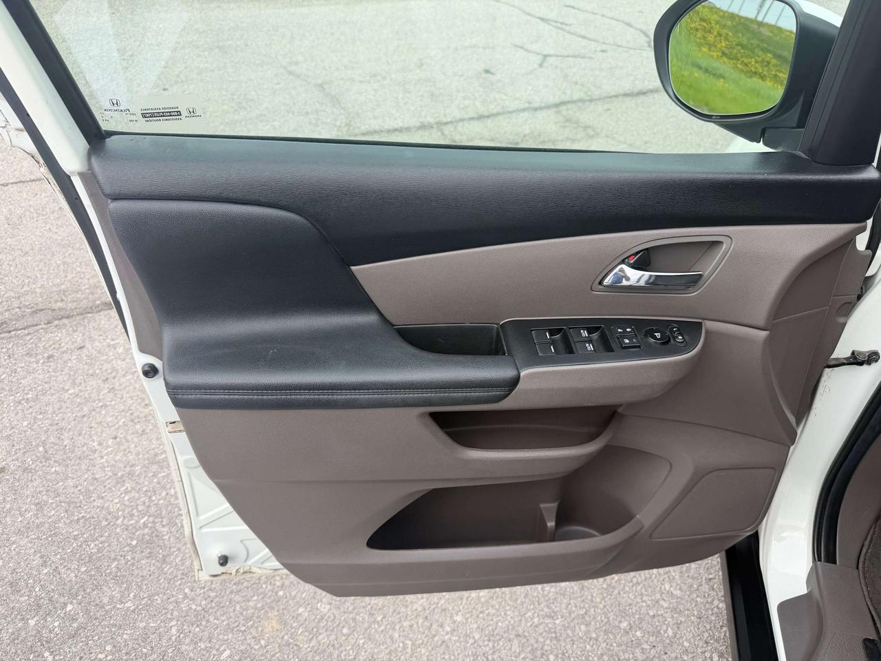2014 Honda Odyssey EX DVD WINTER TIRES ON RIMS CERTIFIED 169,000KM Photo