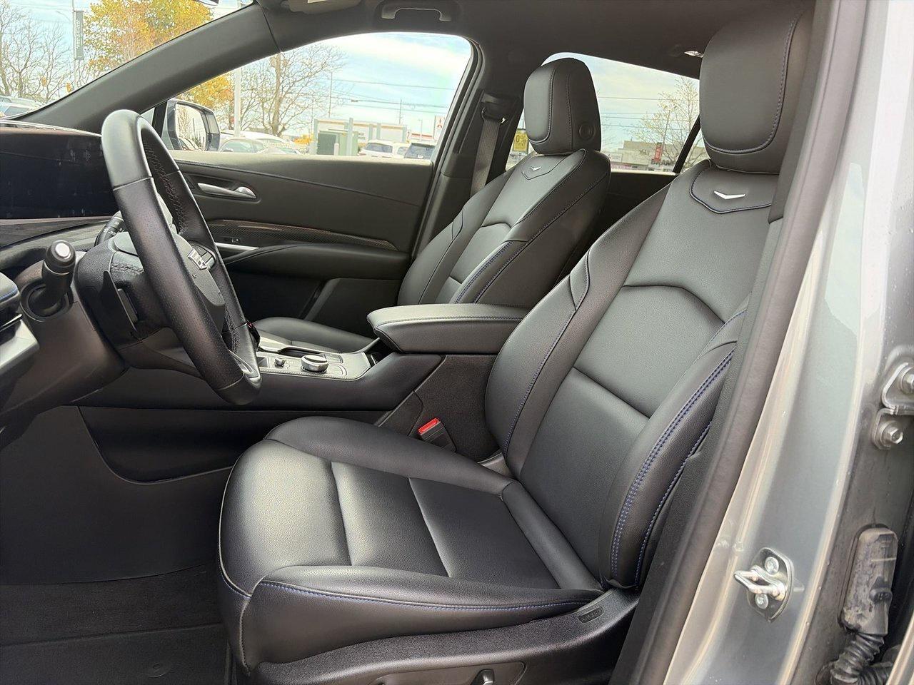 2025 Cadillac XT4 Sport UNDER 4,000KMS Adaptive Cruise Blind-Spot 33 Photo