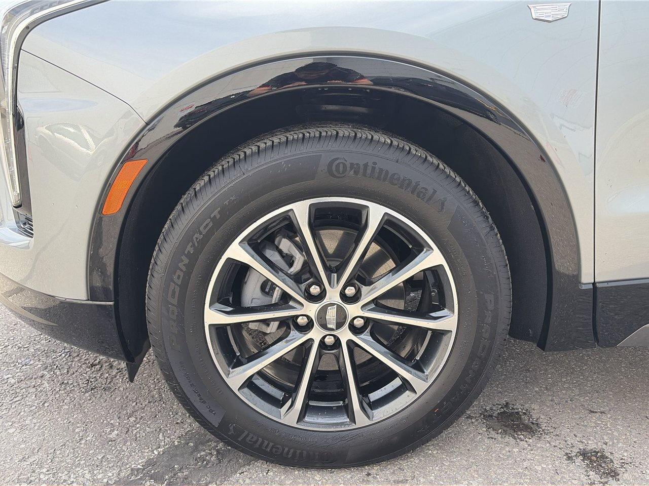 2025 Cadillac XT4 Sport UNDER 4,000KMS Adaptive Cruise Blind-Spot 33 Photo