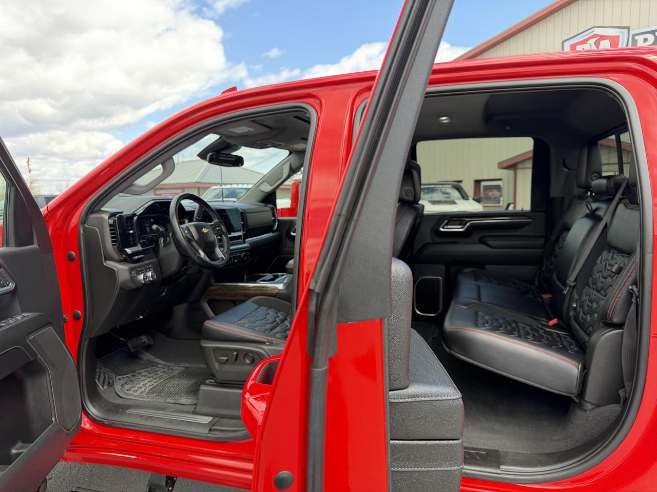 2024 Chevrolet Silverado 3500HD LTZ LIFT/WHEEL/TIRE PKG!! Photo