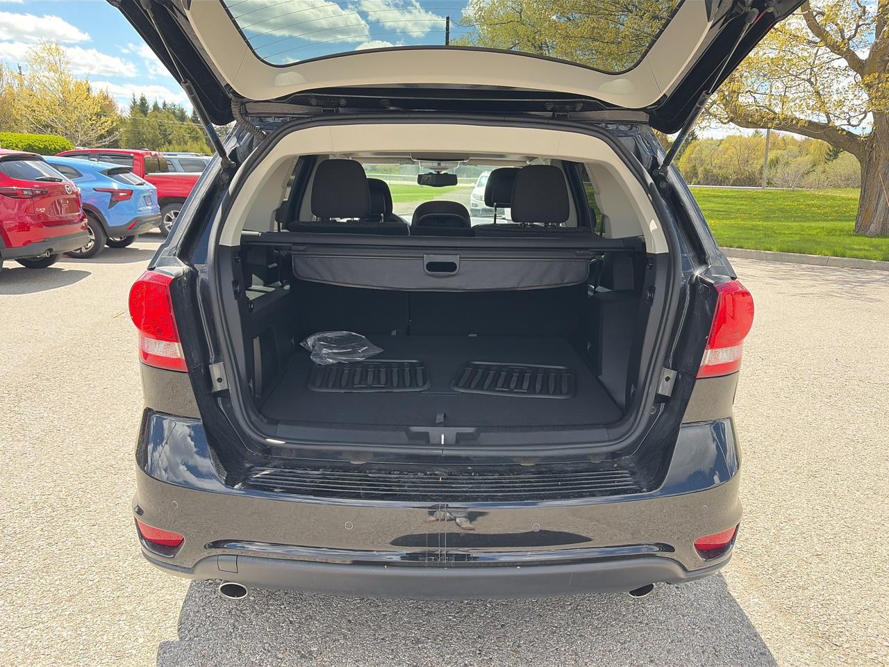 2017 Dodge Journey SXT V6 FWD   Nav.   Sunroof   DVD   Remote Start Photo