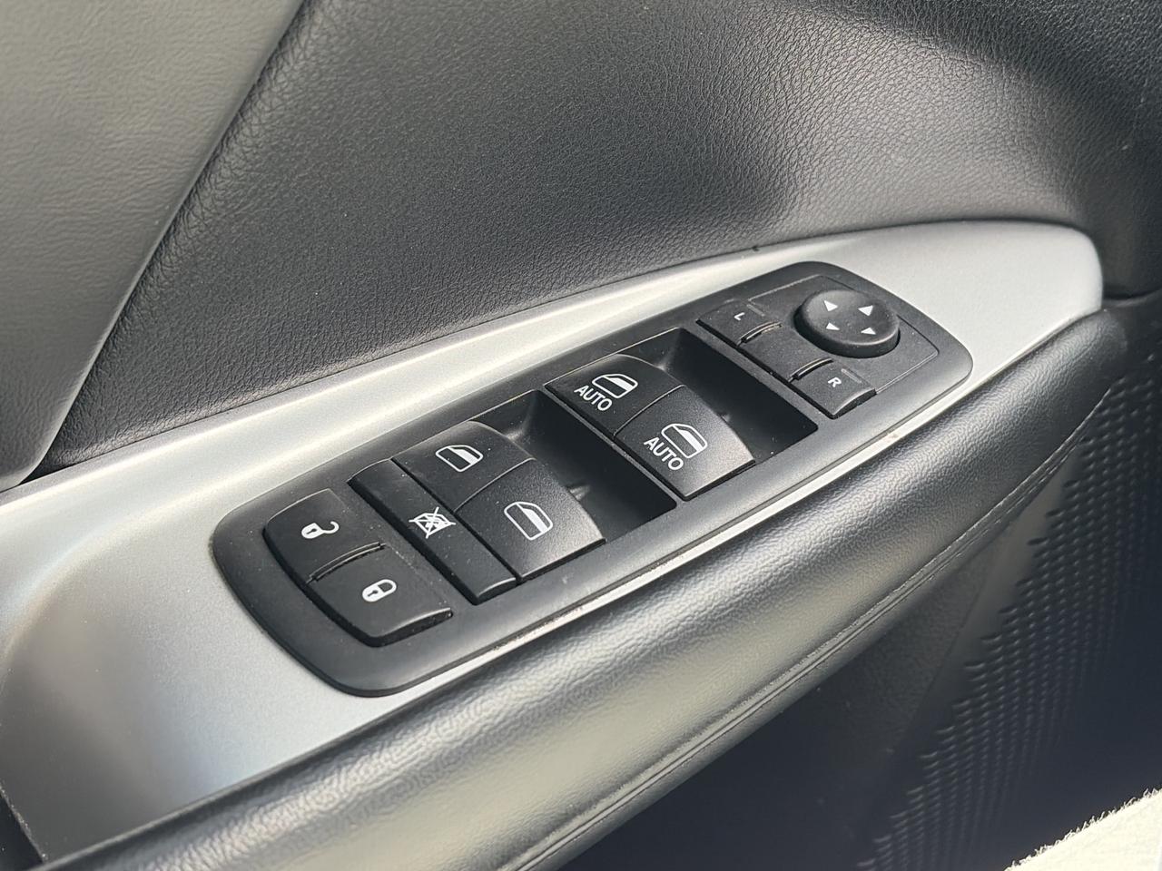 2017 Dodge Journey SXT V6 FWD   Nav.   Sunroof   DVD   Remote Start Photo