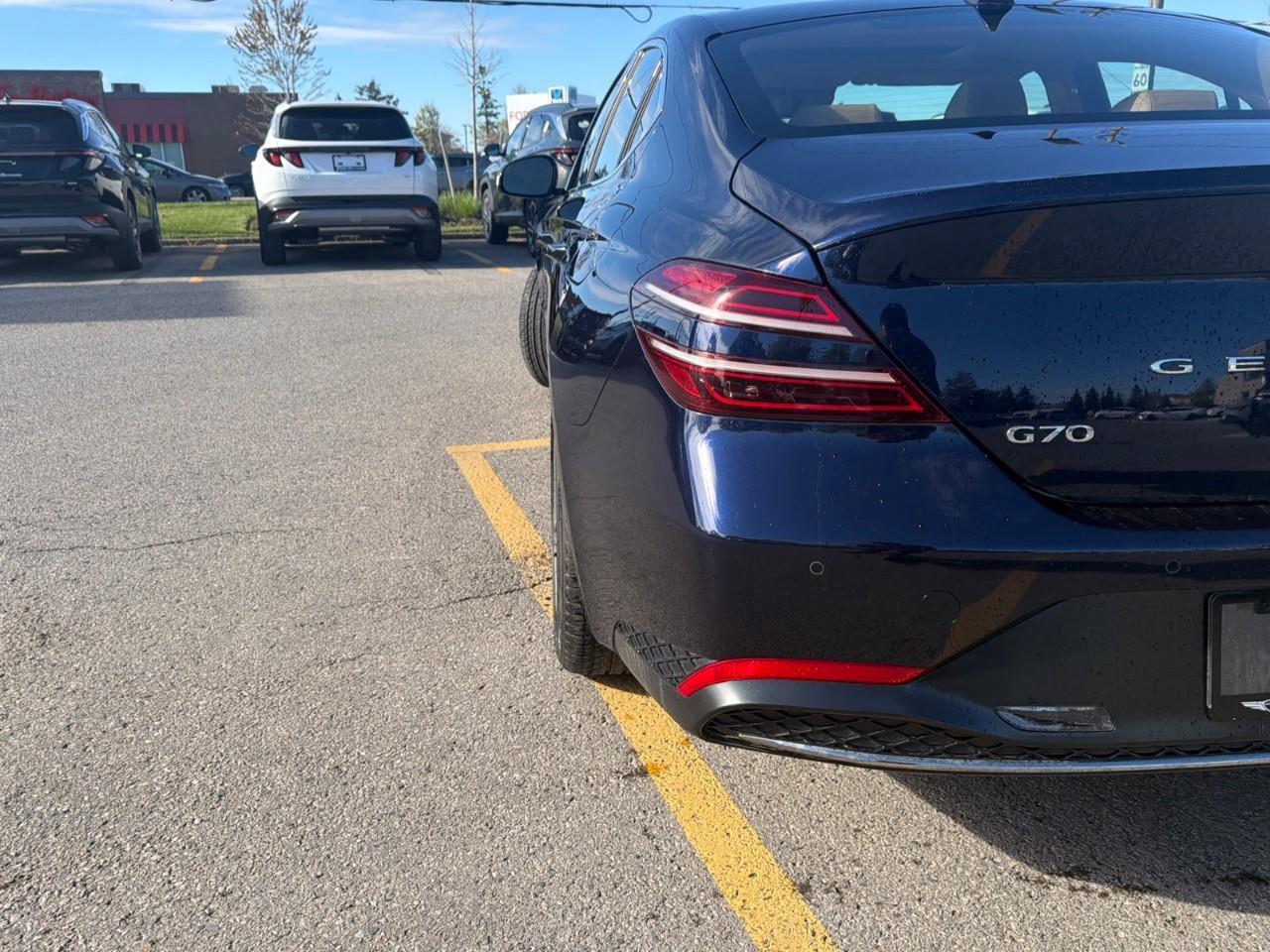 2022 Genesis G70 2.0T Advanced 4dr All-Wheel Drive Photo3