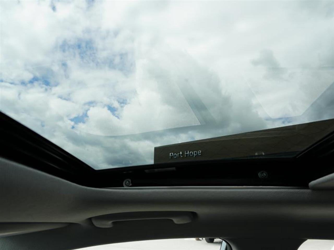 2020 Hyundai Elantra Preferred w-Sun & Safety Package IVT Photo
