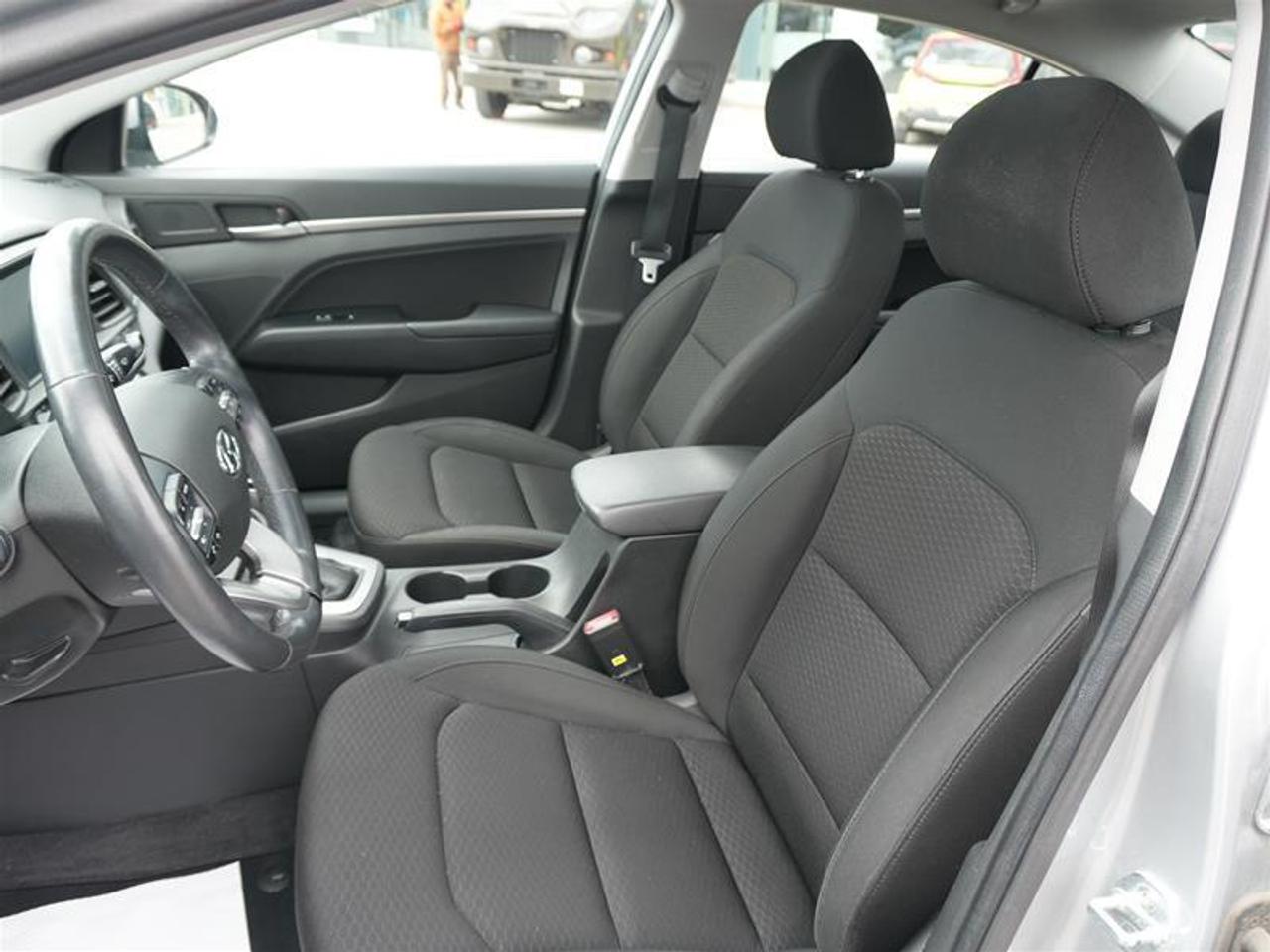 2020 Hyundai Elantra Preferred w-Sun & Safety Package IVT Photo