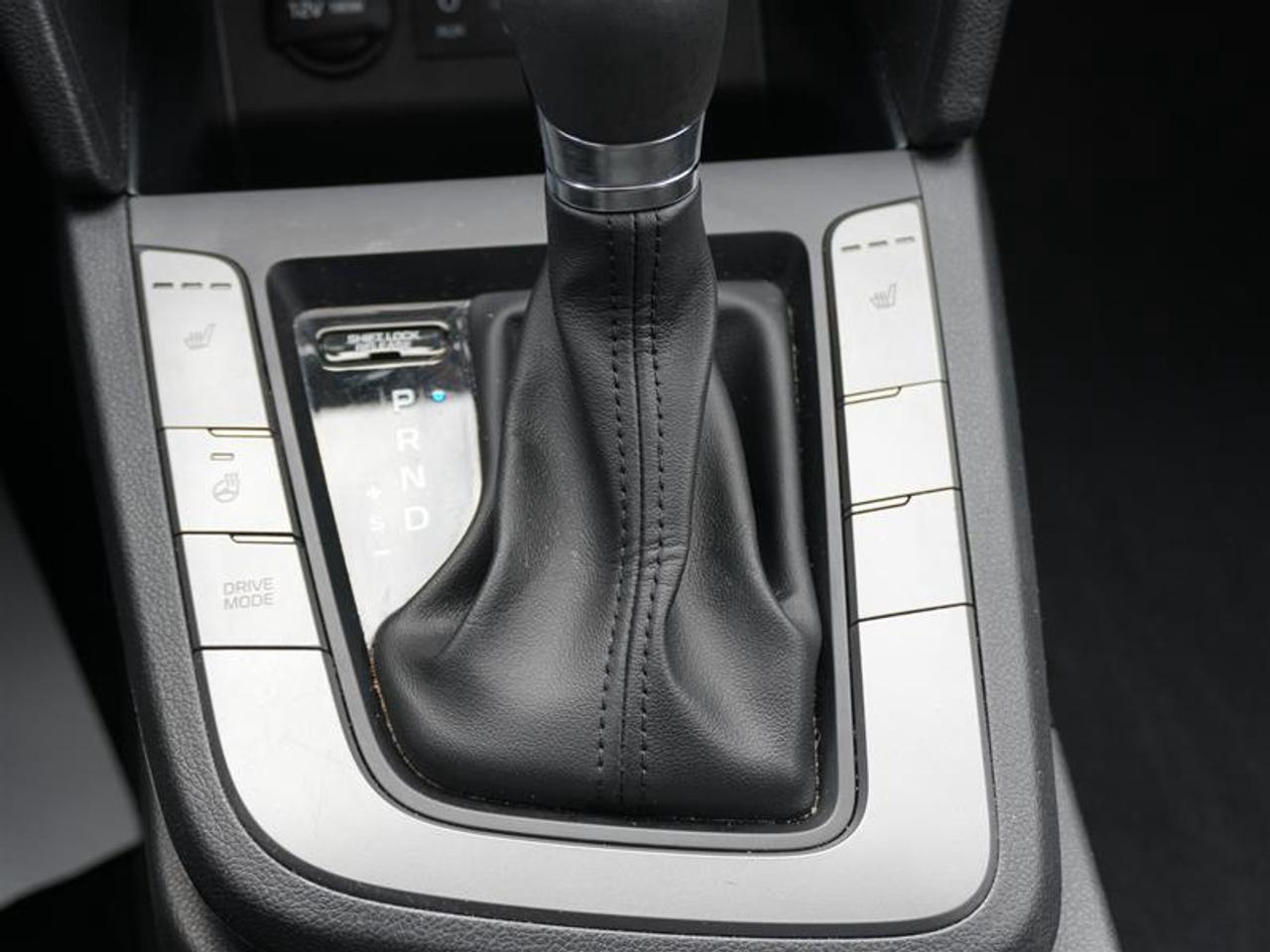 2020 Hyundai Elantra Preferred w-Sun & Safety Package IVT Photo