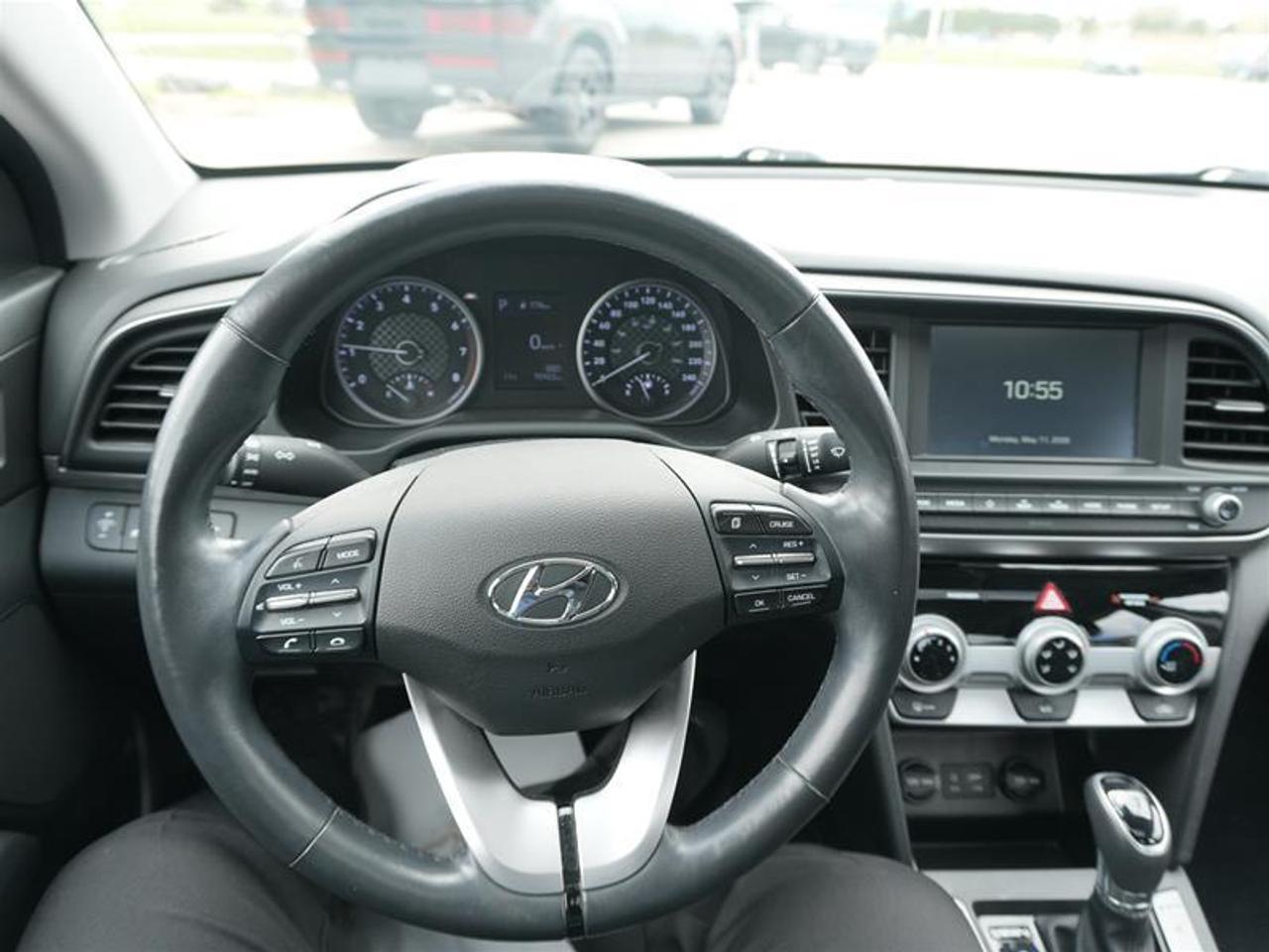 2020 Hyundai Elantra Preferred w-Sun & Safety Package IVT Photo