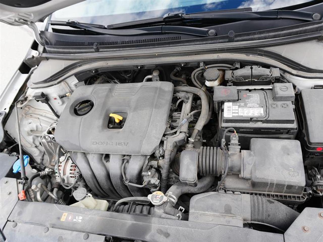 2020 Hyundai Elantra Preferred w-Sun & Safety Package IVT Photo