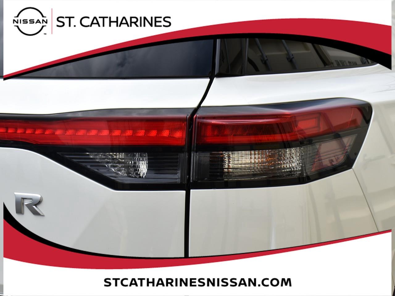 2024 Nissan Pathfinder Platinum Photo
