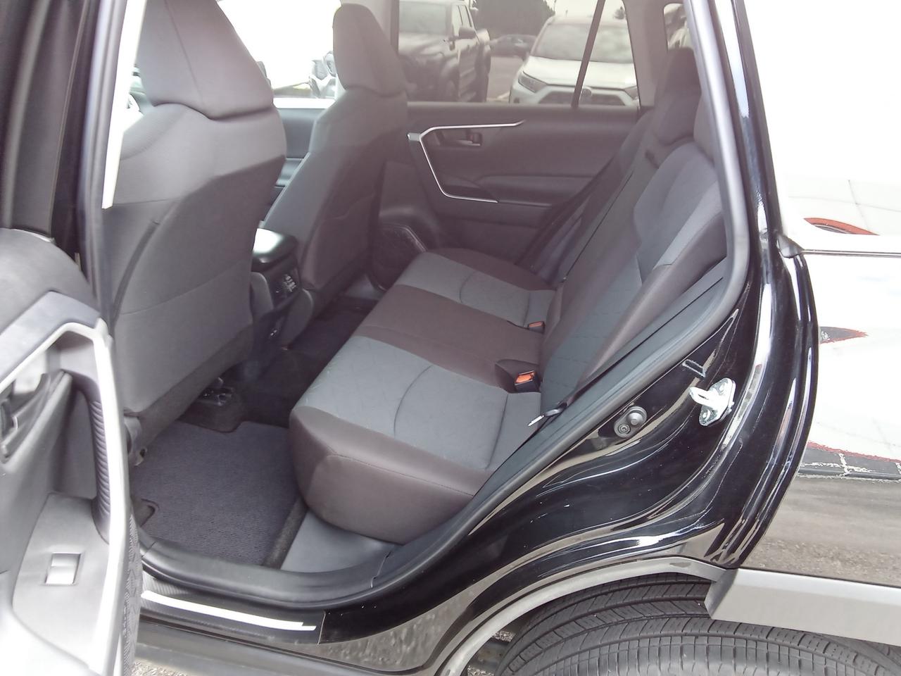 2024 Toyota RAV4 LE 4dr All-wheel Drive Photo