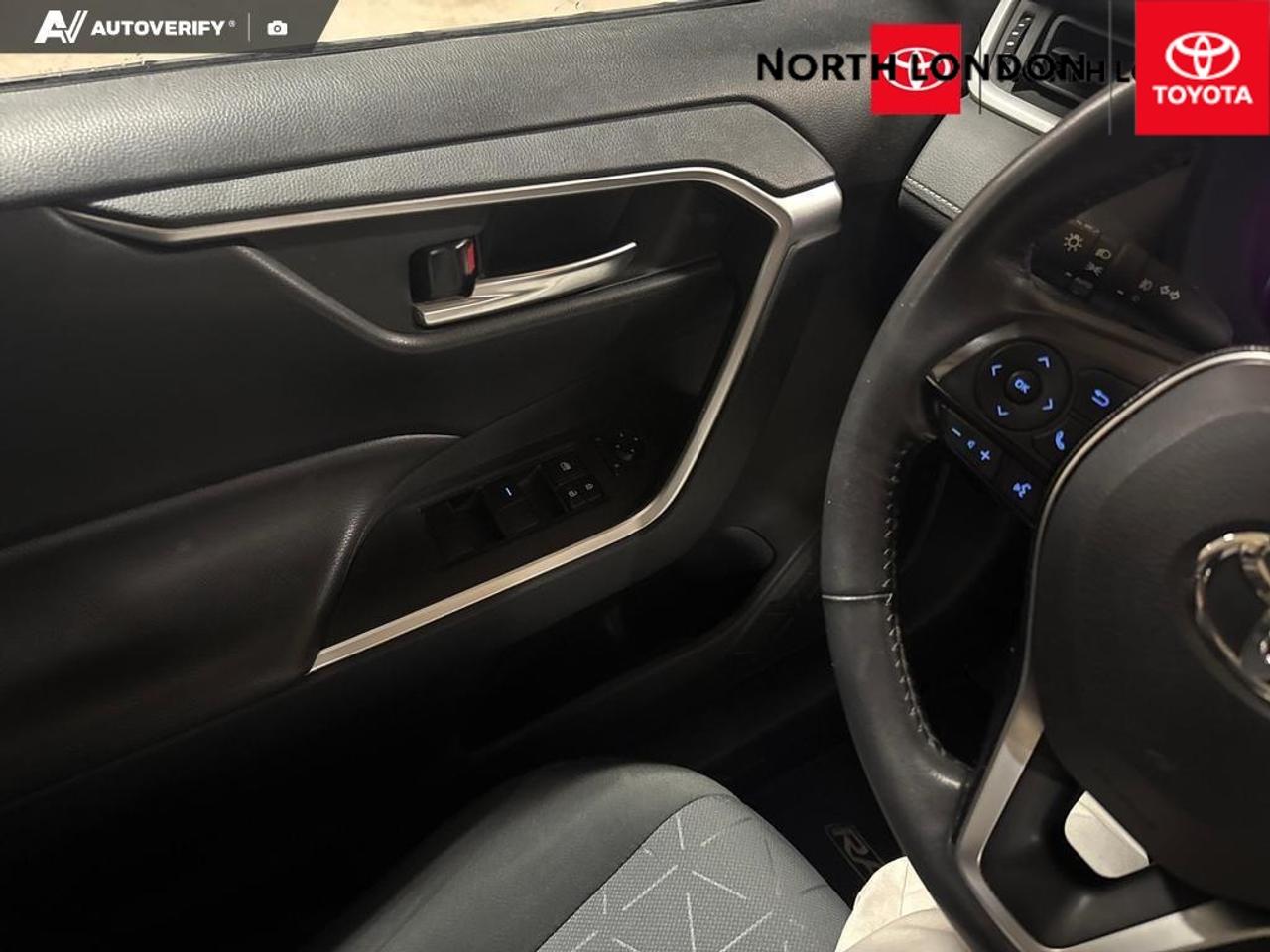 2020 Toyota RAV4 XLE 4dr Front-wheel Drive Photo