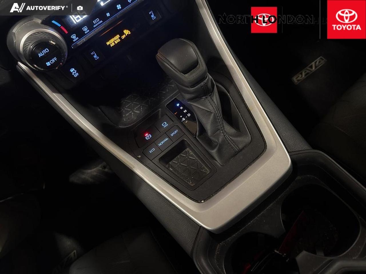 2020 Toyota RAV4 XLE 4dr Front-wheel Drive Photo