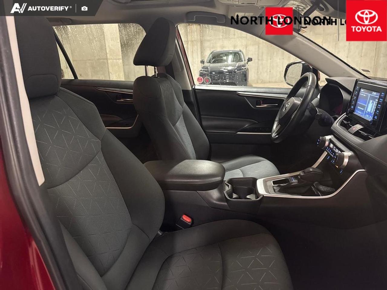 2020 Toyota RAV4 XLE 4dr Front-wheel Drive Photo