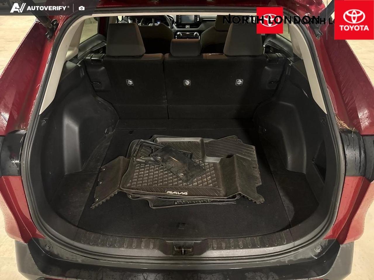 2020 Toyota RAV4 XLE 4dr Front-wheel Drive Photo