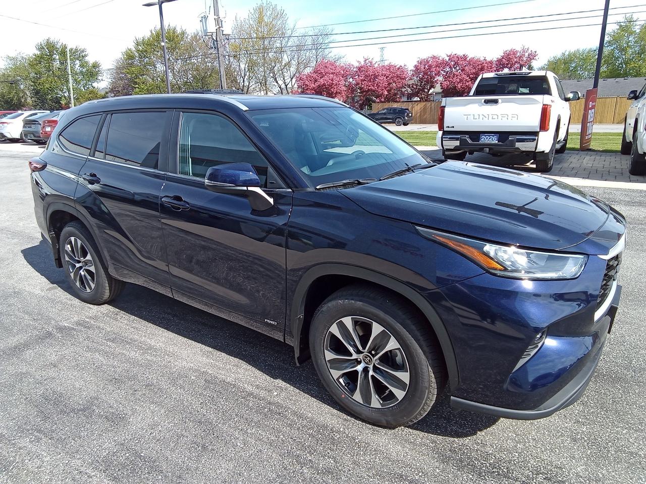 2026 Toyota Highlander Hybrid XLE 4dr All-Wheel Drive Photo3
