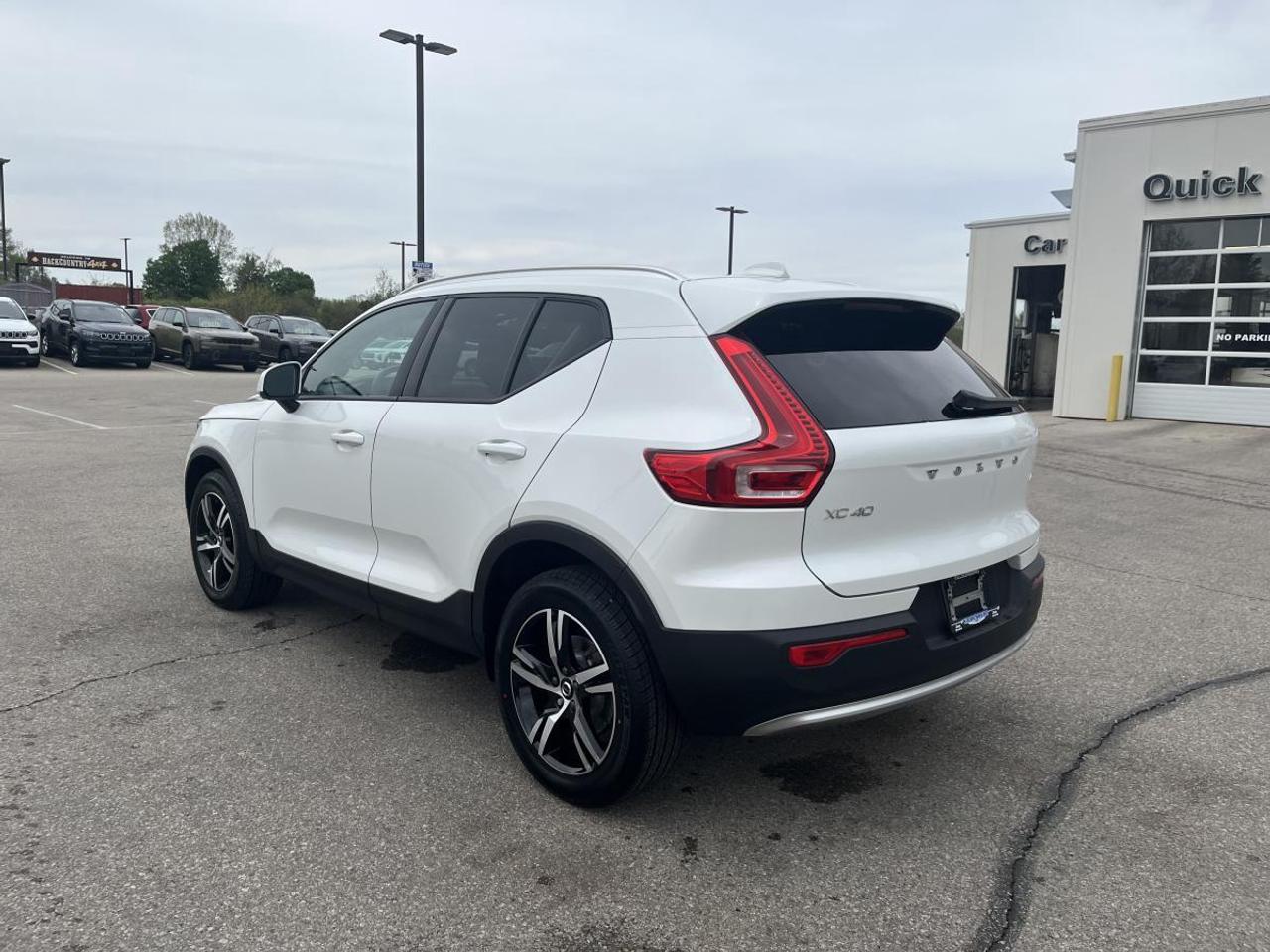 2023 Volvo XC40 B5 AWD Core Photo