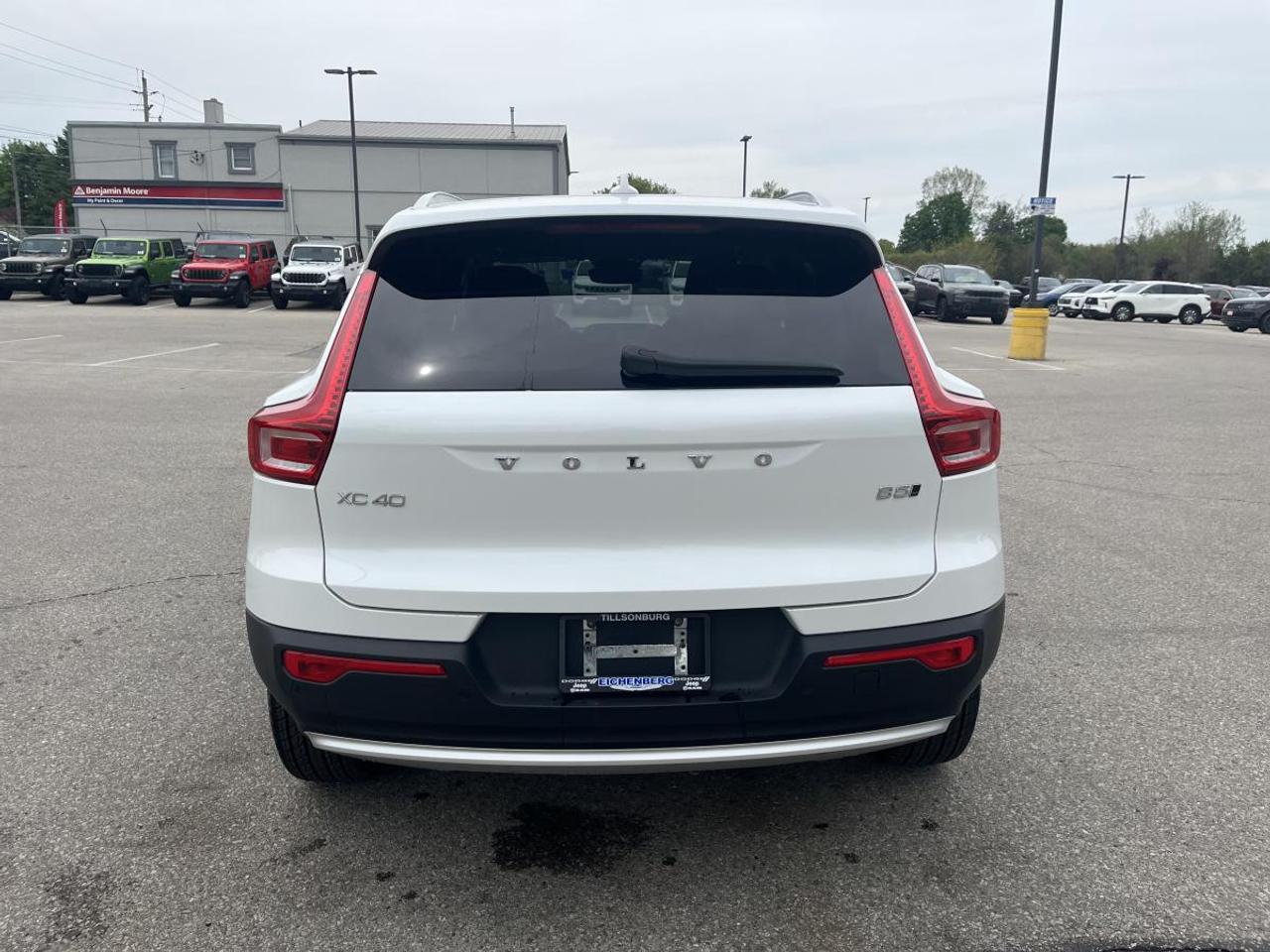 2023 Volvo XC40 B5 AWD Core Photo